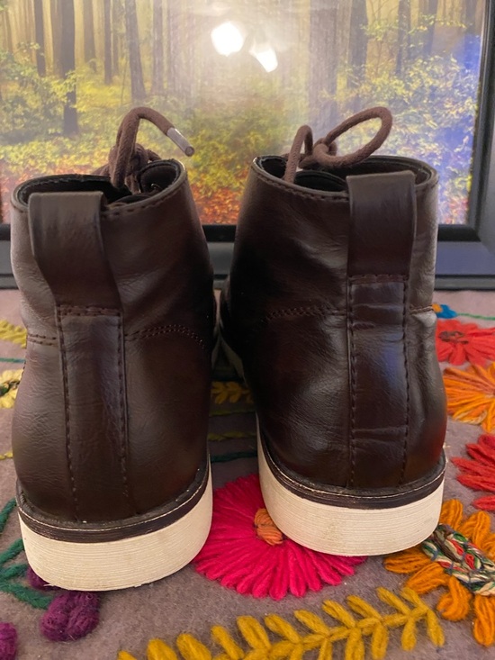 FRYE AND CO. Dark Brown Chukka Boots with White Sole, in nice condition main image 5